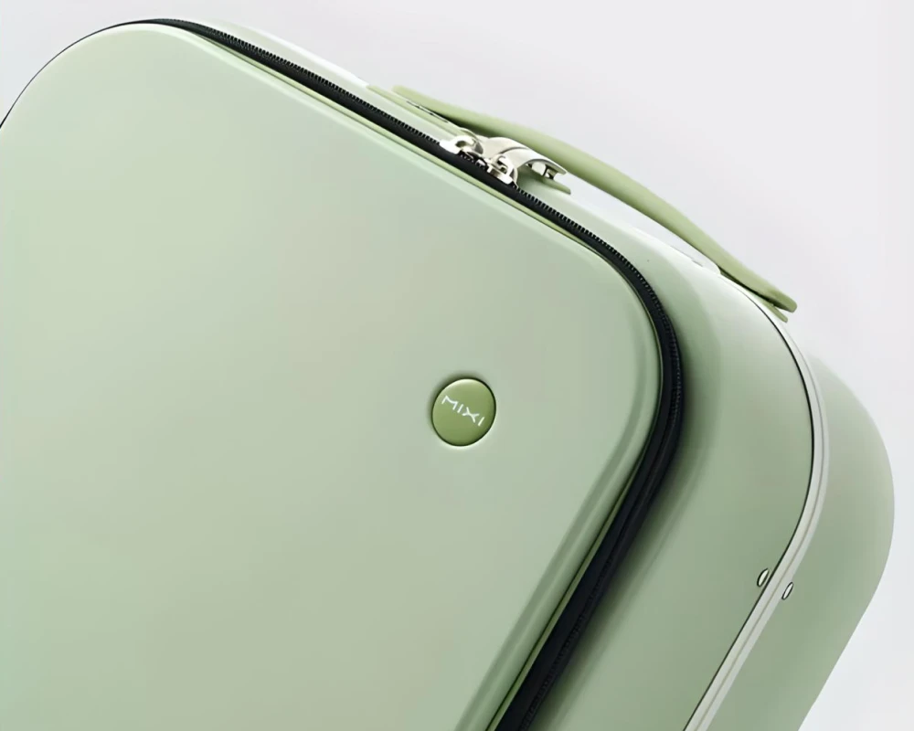 the ideal bag for super-organized travelers